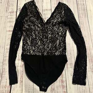 Express Long Sleeve V-Neck Floral Lace Feminine Whimsy Goth Baddie Bodysuit